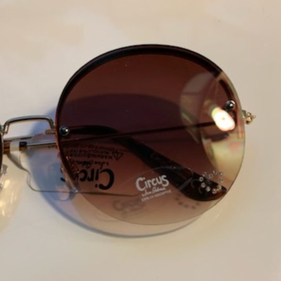 Circus by Sam Edelman Round Sunglasses w/ a heart main image 3